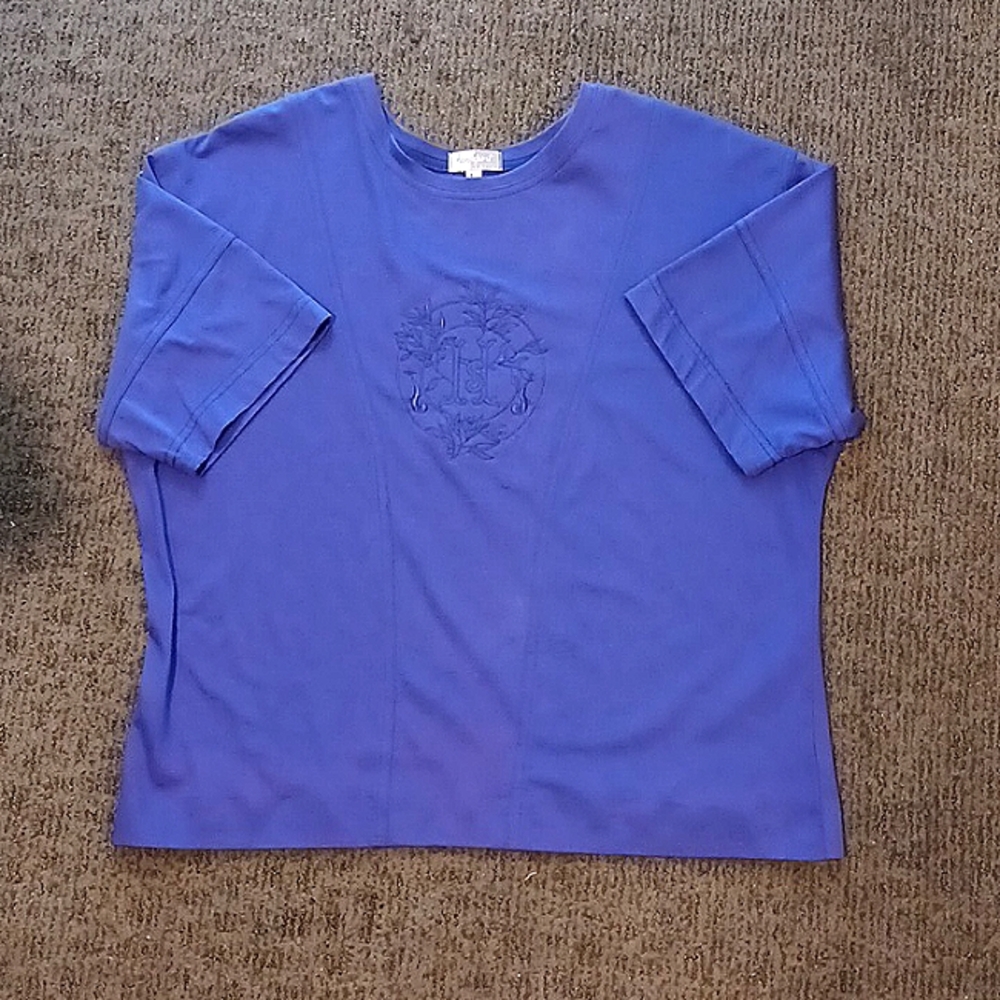 Vintage style tshirt. Deep purple (looks blue in pics). Worn twice